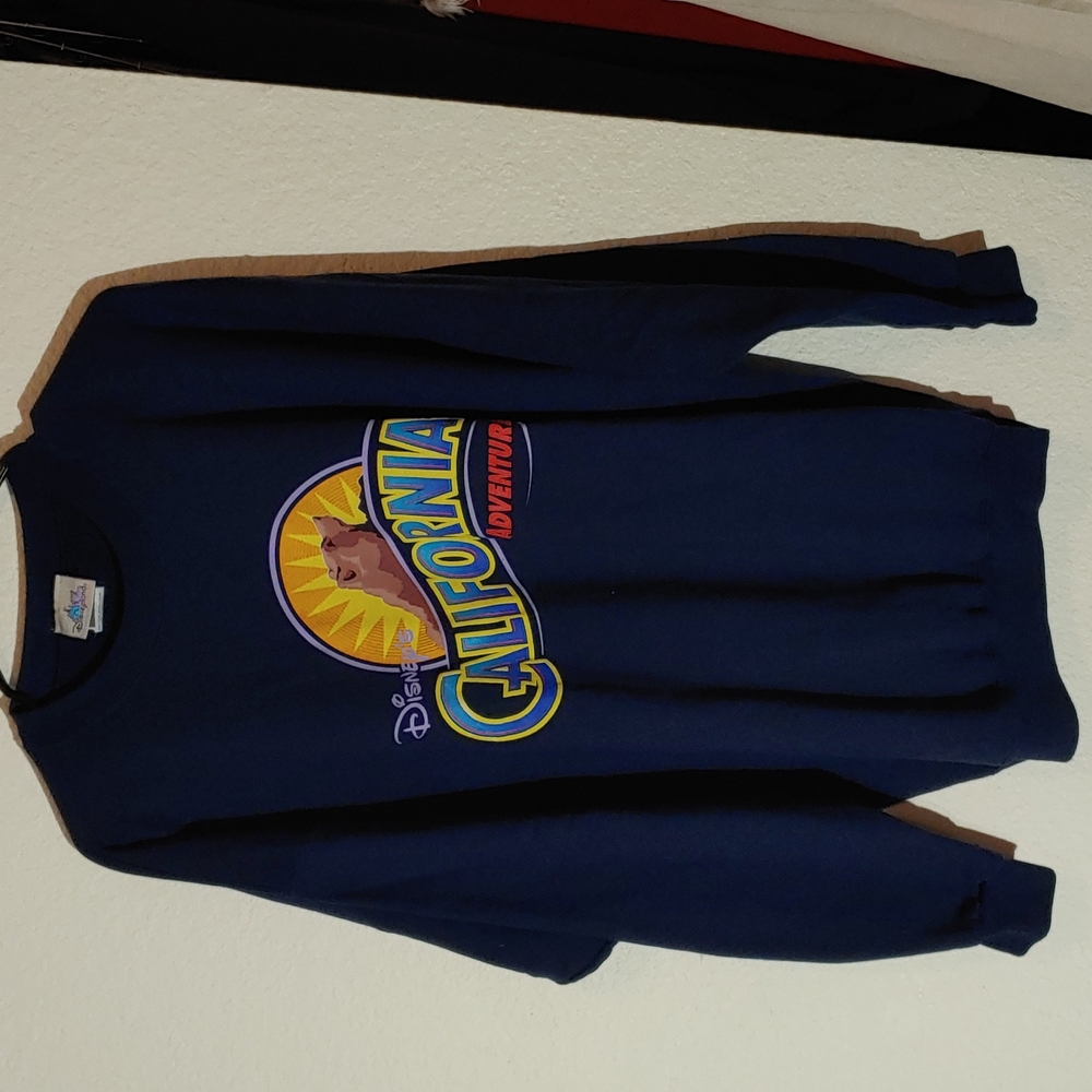 Disneyland Resort X-Large dark blue sweatshirt.